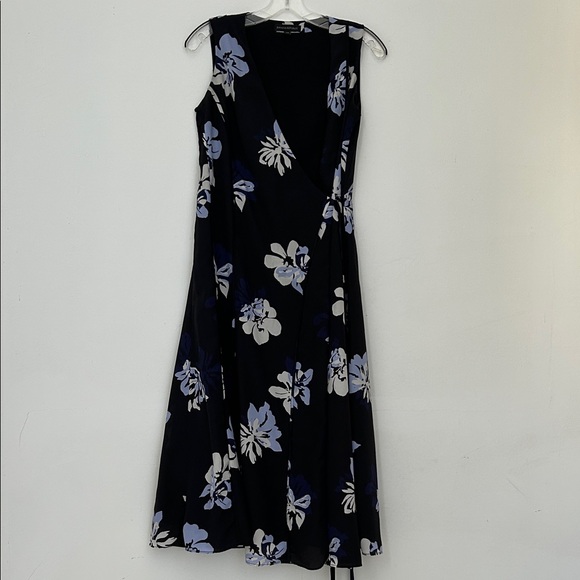 Banana Republic black floral wrap dress - Picture 3 of 6